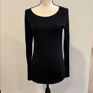 Majestic Filatures Black Long Sleeve Women's Top